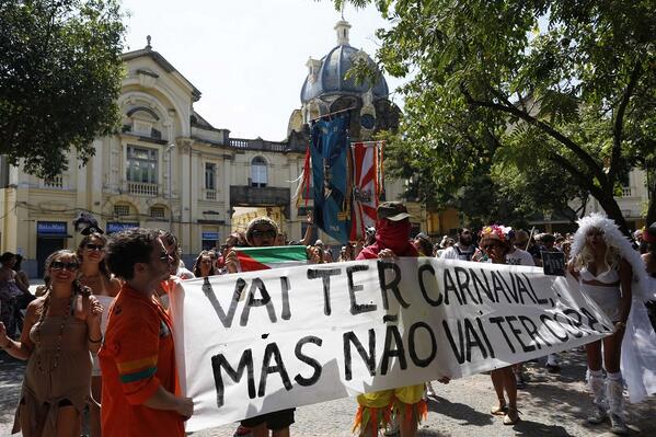 "Vai ter Carnaval, mas não vai ter Copa".